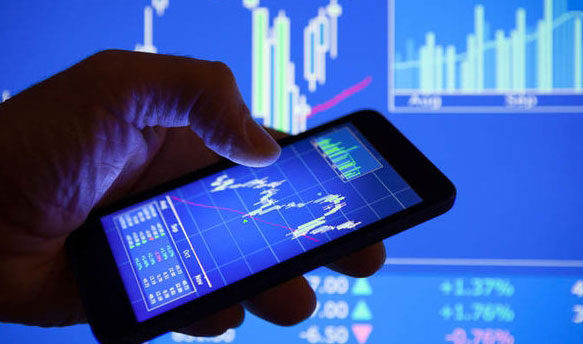 Gambar Bermain Saham Menggunakan Aplikasi di Smatrphone
